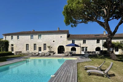 /international/fr/la-rochelle-charente-310110358336/