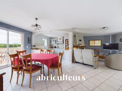 /international/fr/4-rue-de-bellevue-la-chabossiere-pays-de-la-loire-310098944128/