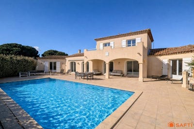/international/fr/aigues-mortes-languedoc-roussillon-310119719559/