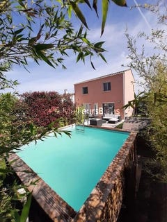 /international/fr/gigean-languedoc-roussillon-310109899472/