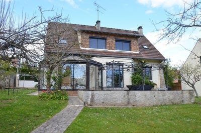 /international/fr/chevreuse-ile-de-france-310107428328/