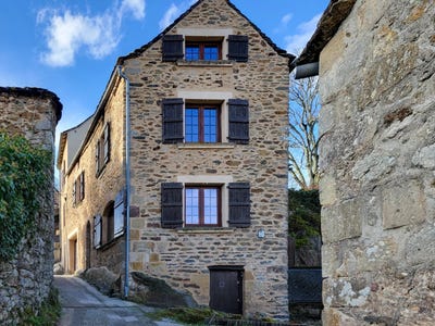 /international/fr/najac-midi-pyrenees-310109797939/