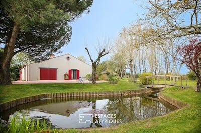 /international/fr/l-aiguillon-sur-vie-pays-de-la-loire-310107269054/