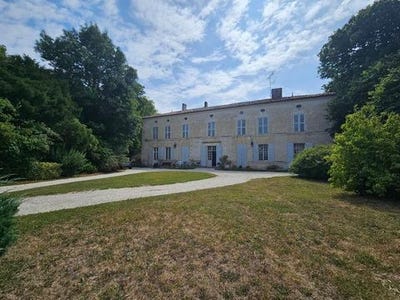 /international/fr/surgeres-charente-310100861328/