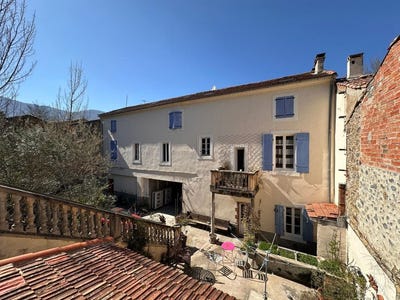 /international/fr/quillan-languedoc-roussillon-310107185068/