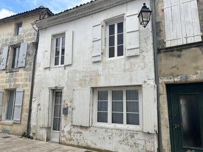 /international/fr/saint-jean-d-angely-charente-310107562223/