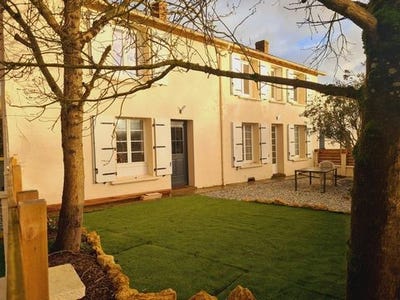 /international/fr/saint-cyr-en-talmondais-pays-de-la-loire-310105914470/