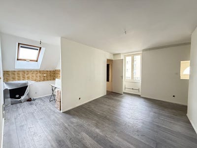 /international/fr/lons-le-saunier-franche-comte-310103712548/