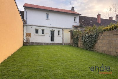 /international/fr/ainay-le-chateau-auvergne-310098534760/