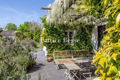 /international/fr/les-portes-en-re-charente-310107582772/
