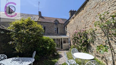 /international/fr/saint-pierre-eglise-la-basse-normandie-310106580089/
