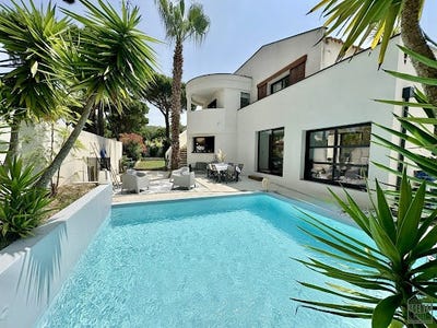 /international/fr/la-grande-motte-centre-val-de-loire-310100436238/