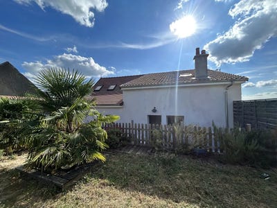 /international/fr/ainay-le-chateau-auvergne-310106612311/