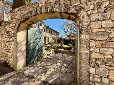 /international/fr/murs-provence-alpes-cote-d-azur-120098231094/?lang=zh-tw