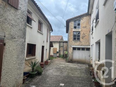 /international/fr/lezay-charente-310108757596/