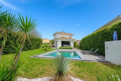 /international/fr/aimargues-languedoc-roussillon-310100962610/?lang=zh-cn