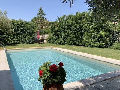 /international/fr/uzes-languedoc-roussillon-310109020185/?lang=de