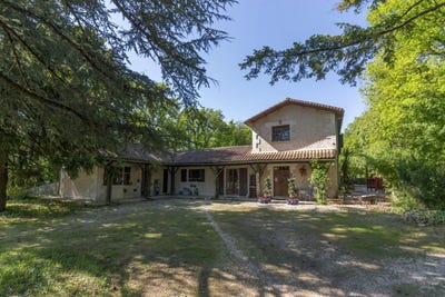 /international/fr/douzat-charente-310102115415/