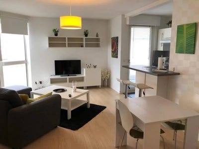 /international/fr/21-rue-emile-guichenne-pau-rhone-310108647901/