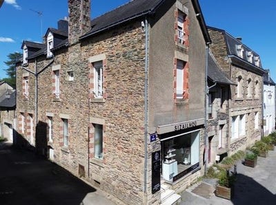 /international/fr/malestroit-brittany-310101391312/