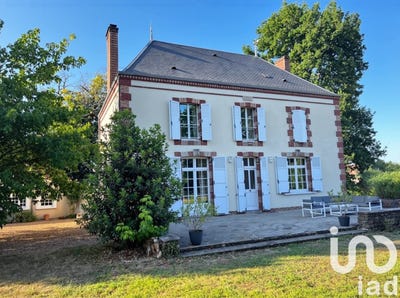/international/fr/guecelard-pays-de-la-loire-310108894585/