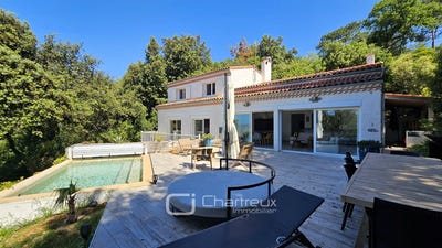 /international/fr/meschers-sur-gironde-charente-310108329955/