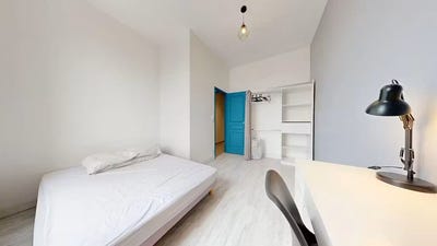 /international/fr/avenue-garibaldi-vaulx-en-velin-rhone-310108241992/