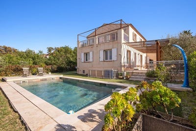 /international/fr/cogolin-provence-alpes-cote-d-azur-310107709414/