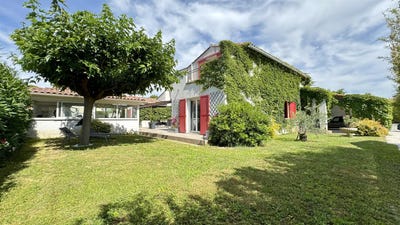 /international/fr/l-isle-sur-la-sorgue-provence-alpes-cote-d-azur-310100914883/