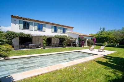 /international/fr/saint-tropez-provence-alpes-cote-d-azur-310109176906/