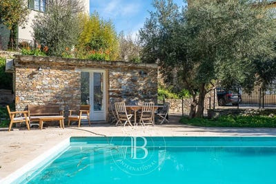 /international/fr/bastia-corsica-310105689079/