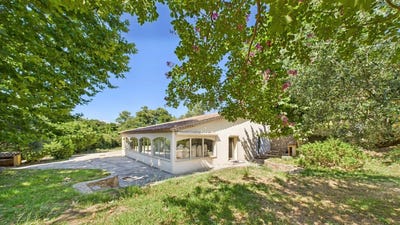 /international/fr/le-plan-de-la-tour-provence-alpes-cote-d-azur-310110165094/