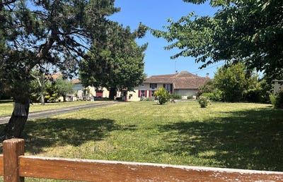 /international/fr/saint-amant-charente-310108757739/