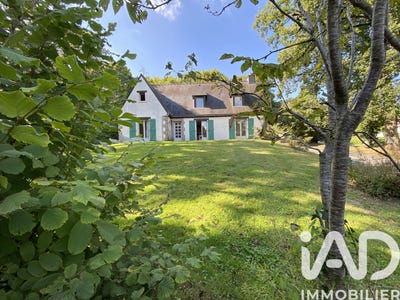 /international/fr/guillac-brittany-310103613464/