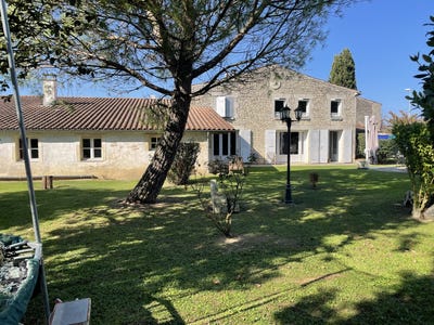 /international/fr/prignac-charente-310119619848/