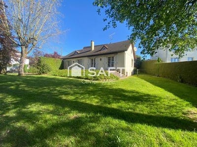 /international/fr/domfront-en-poiraie-la-basse-normandie-310107497322/