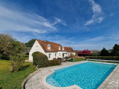 /international/fr/saint-antoine-du-rocher-centre-val-de-loire-310108973621/