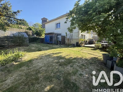 /international/fr/parthenay-charente-310107973900/