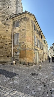 /international/fr/uzes-languedoc-roussillon-310120099706/