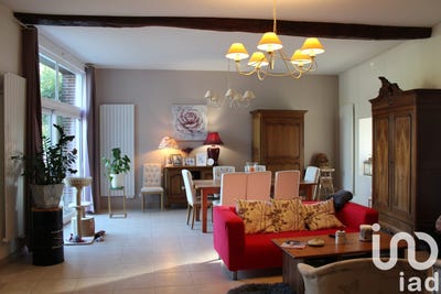 /international/fr/villeneuve-sur-yonne-burgundy-310101172079/