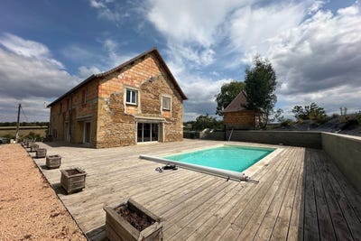 /international/fr/saint-didier-en-brionnais-burgundy-310108928404/