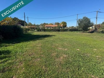 /international/fr/la-lande-de-fronsac-aquitaine-310102848959/