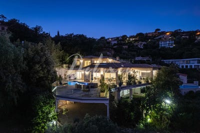 /international/fr/roquebrune-sur-argens-provence-alpes-cote-d-azur-310120032800/