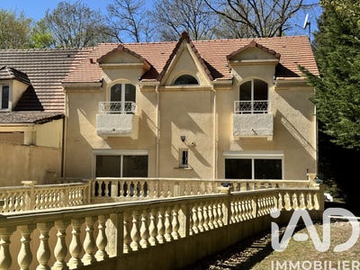 /international/fr/sylvains-les-moulins-upper-normandy-310107245997/