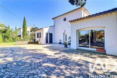 /international/fr/anduze-languedoc-roussillon-310107499921/