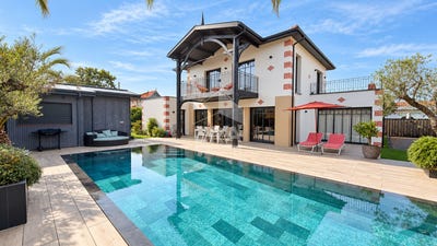 /international/fr/gujan-mestras-aquitaine-310110399821/