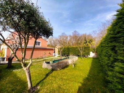/international/fr/roquefort-sur-garonne-midi-pyrenees-120098199467/