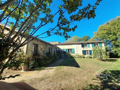 /international/fr/sauveterre-de-guyenne-aquitaine-310108305647/