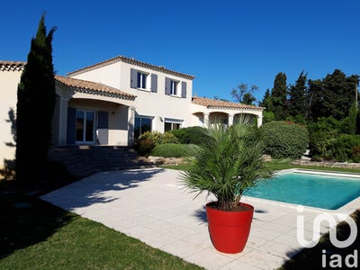 /international/fr/pujaut-languedoc-roussillon-310107966865/