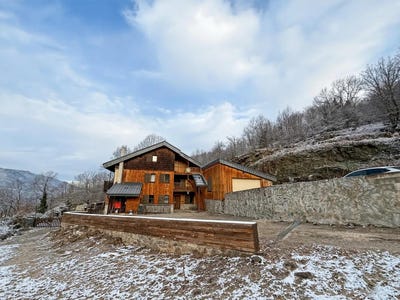 /international/fr/ax-les-thermes-midi-pyrenees-310107972588/